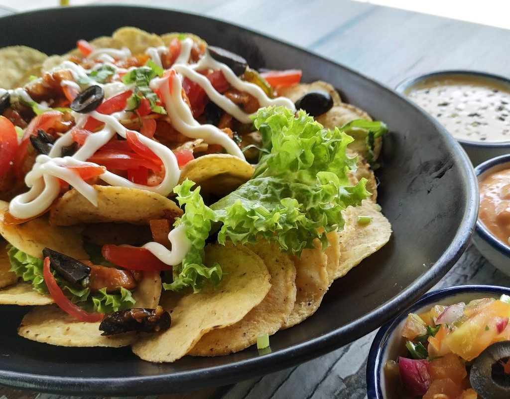 healthy-tortilla-alternative-tacos-on-black-plate
