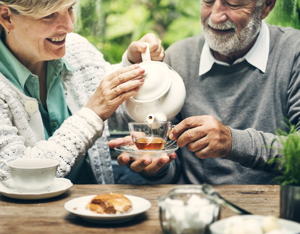 Older couple drinks tea to boost memory