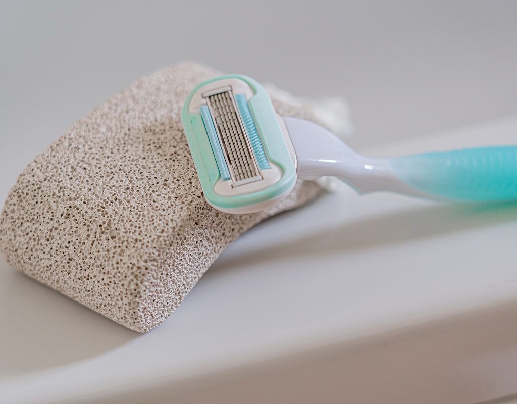 A razor and exfoliate bar.