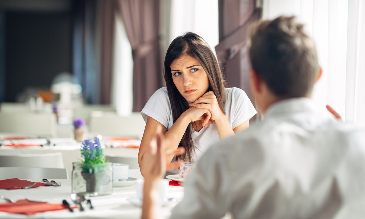 arguing healthy relationships woman listening argument