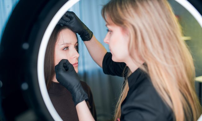 are y2k skinny brows for you