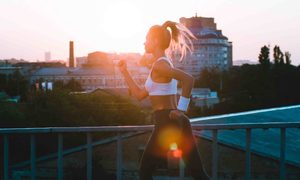 best time to workout woman running morning