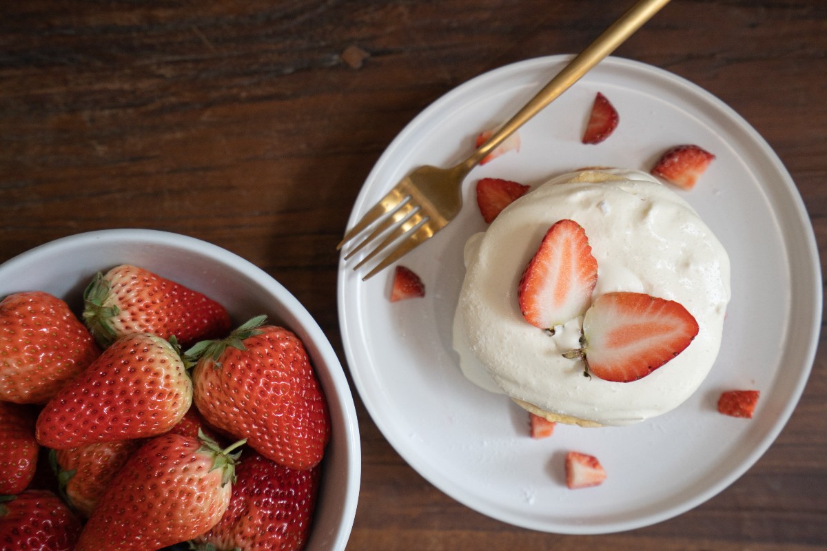 greek-yogurt-with-strawberries