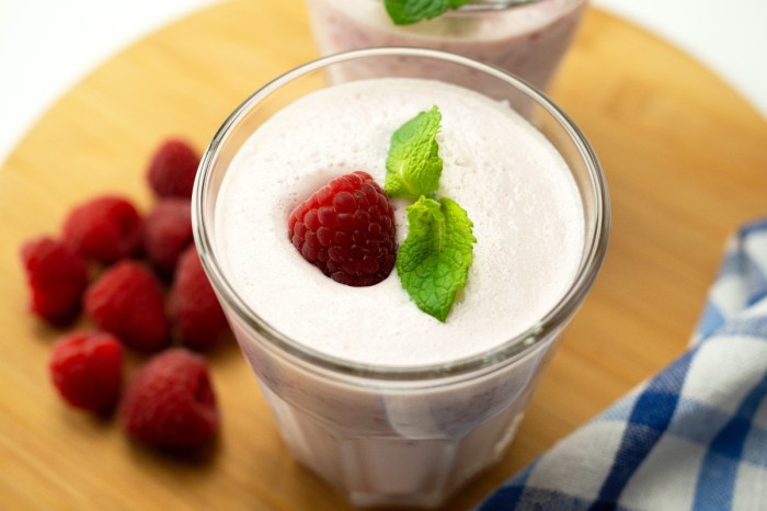 low-sugar-yogurt-with-fruit