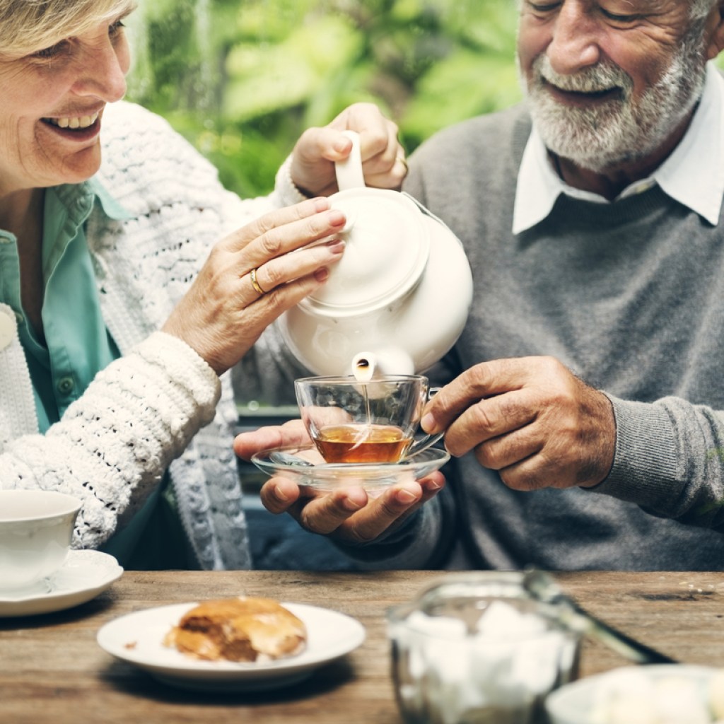 Older couple drinks tea to boost memory