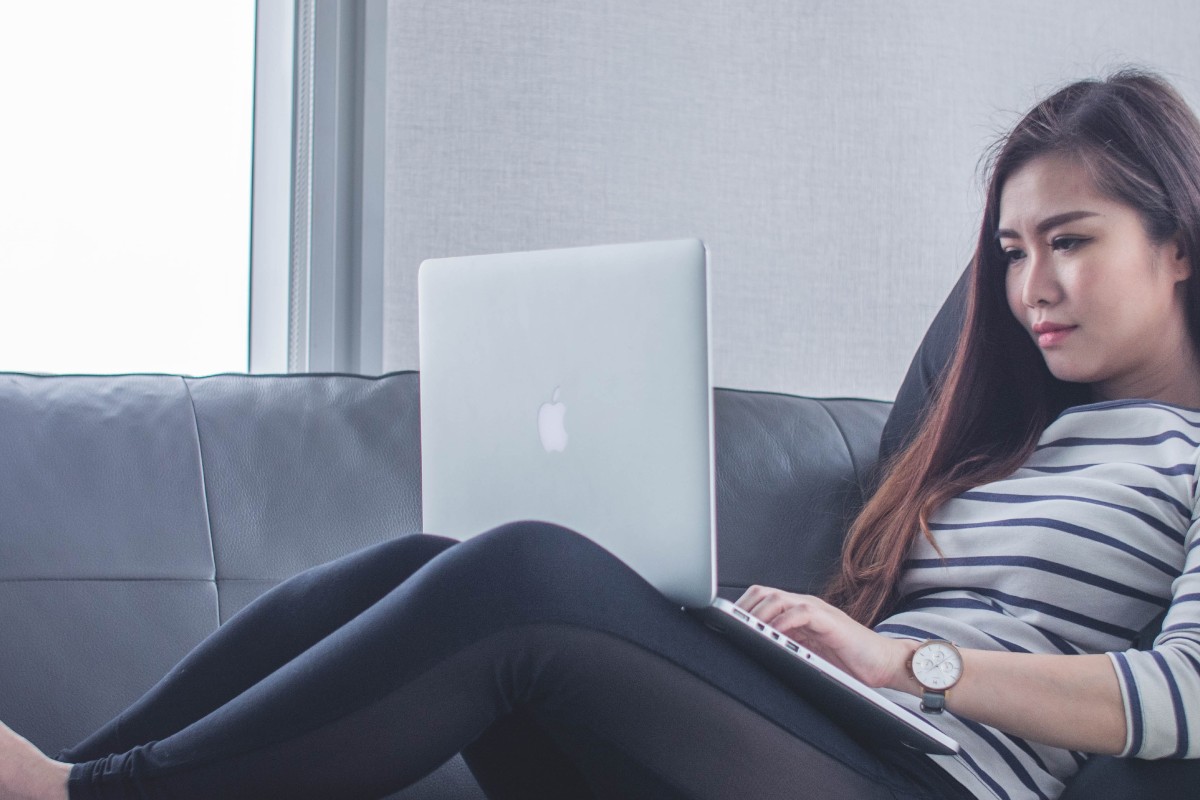 woman-on-computer