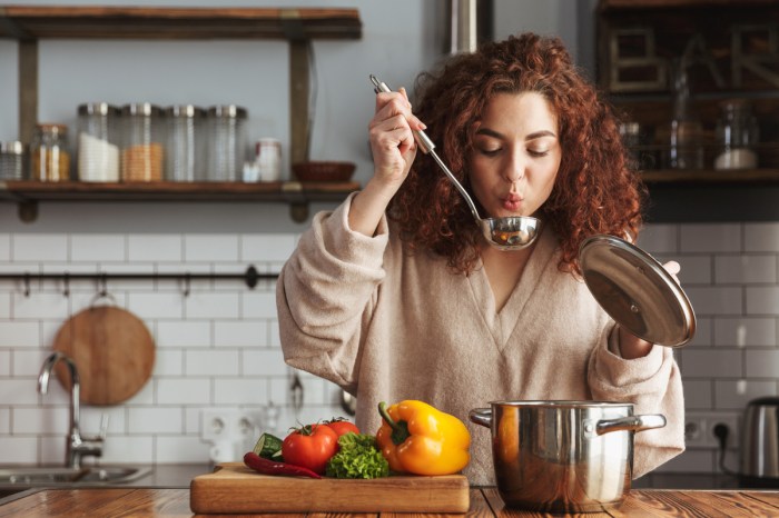 easy vegan recipes woman cooking pot