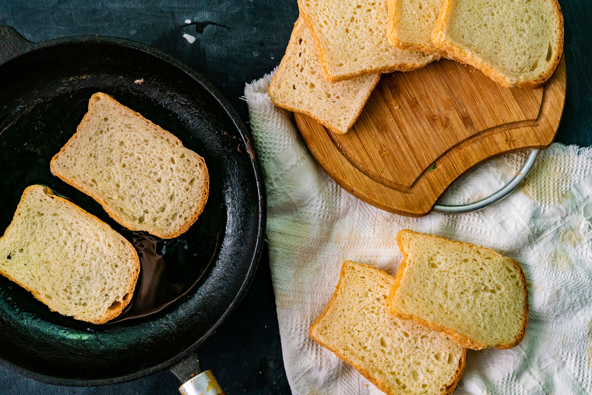 Pan frying sliced bread