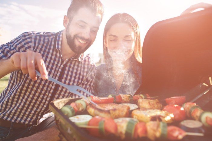 effective weight loss tips people grilling sun