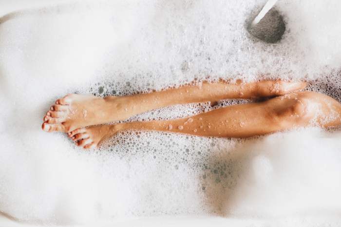 all natural bath ingredients female in tub bubblebath