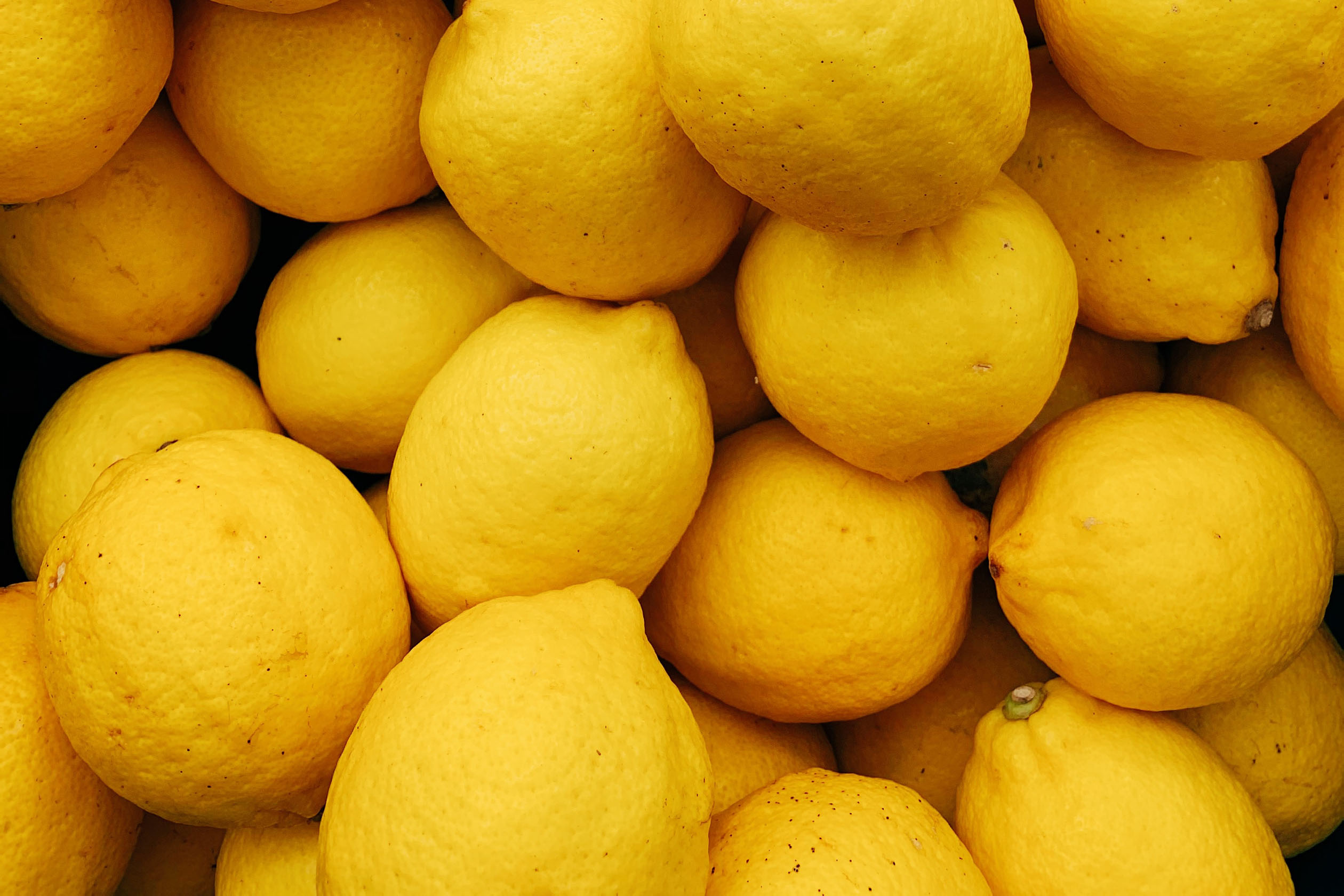 A bunch of lemons