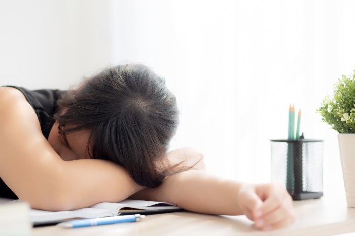 iron supplements fatigued woman fatigue