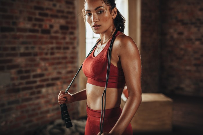 jump rope weight loss woman with