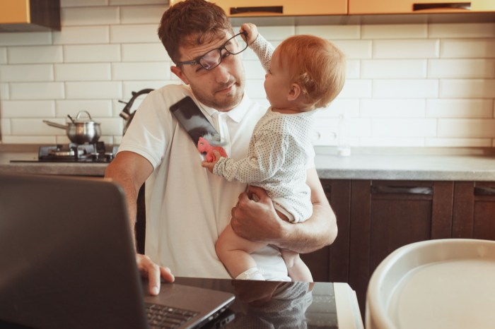 brain damaging habits man baby multitasking