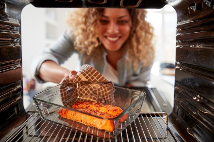 diet breast cancer woman salmon oven